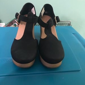Black top heel